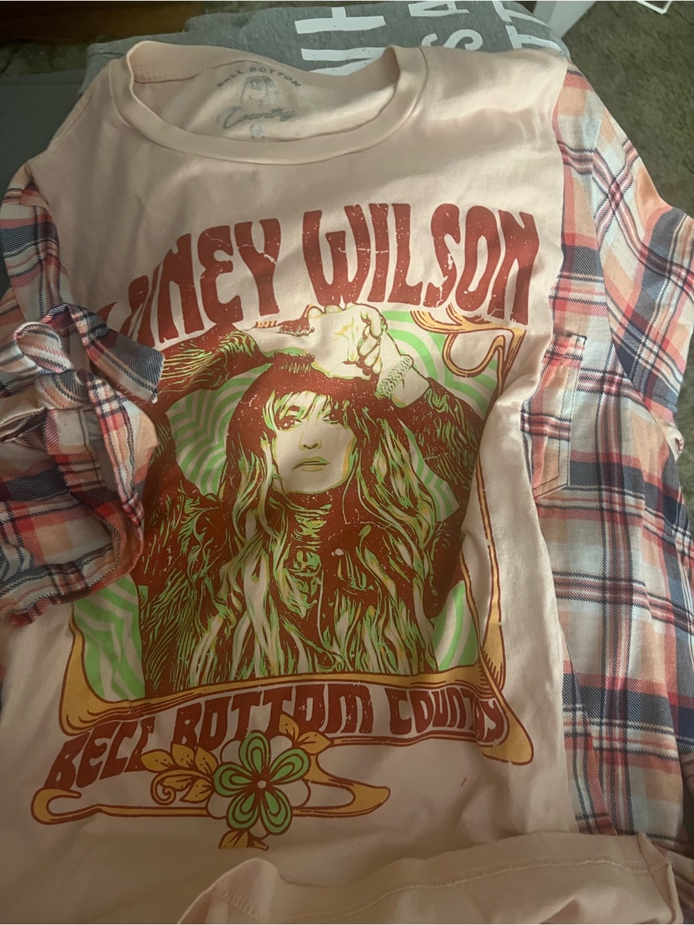 LAINEY WILSON WOMENS UPCYCLE GRAPHIC TEE MEDUIM BOW TIE SLEEVES NIP